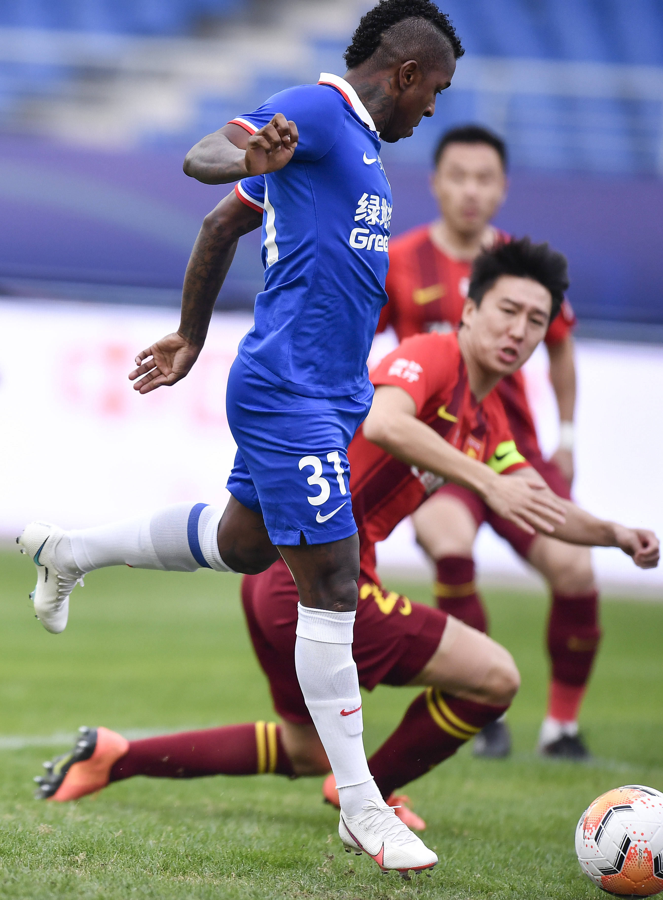 关于河北华夏幸福对决上海申花：胜负难分的信息